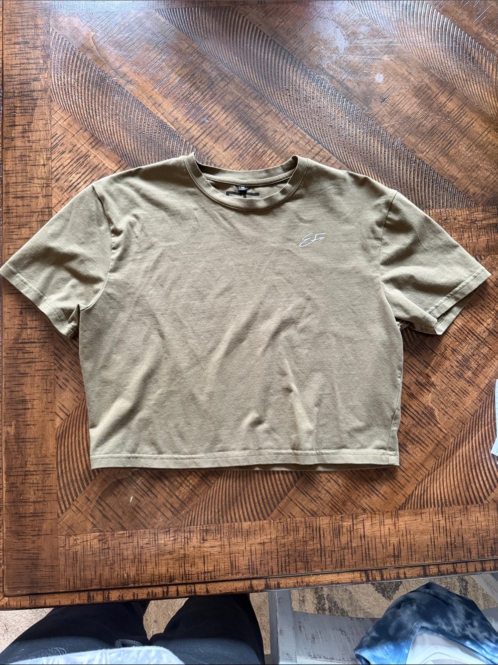 Women’s Olive Cropped Tee - Casual Short Sleeve Top